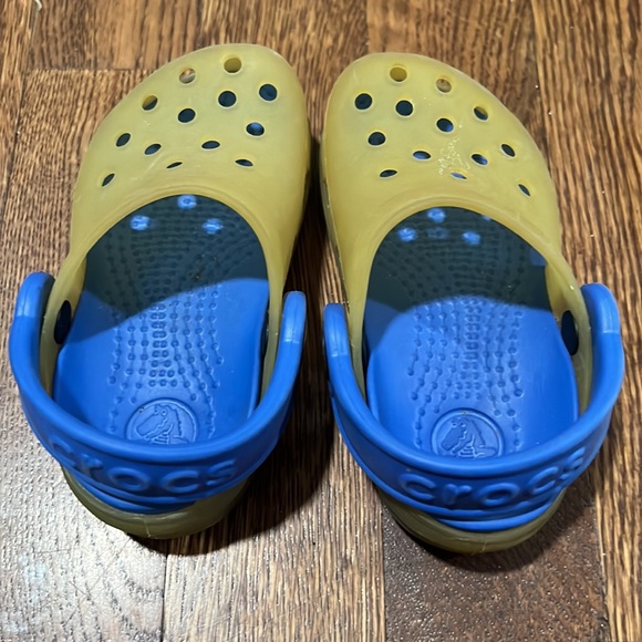 Crocs size 4/5 - Picture 2 of 3